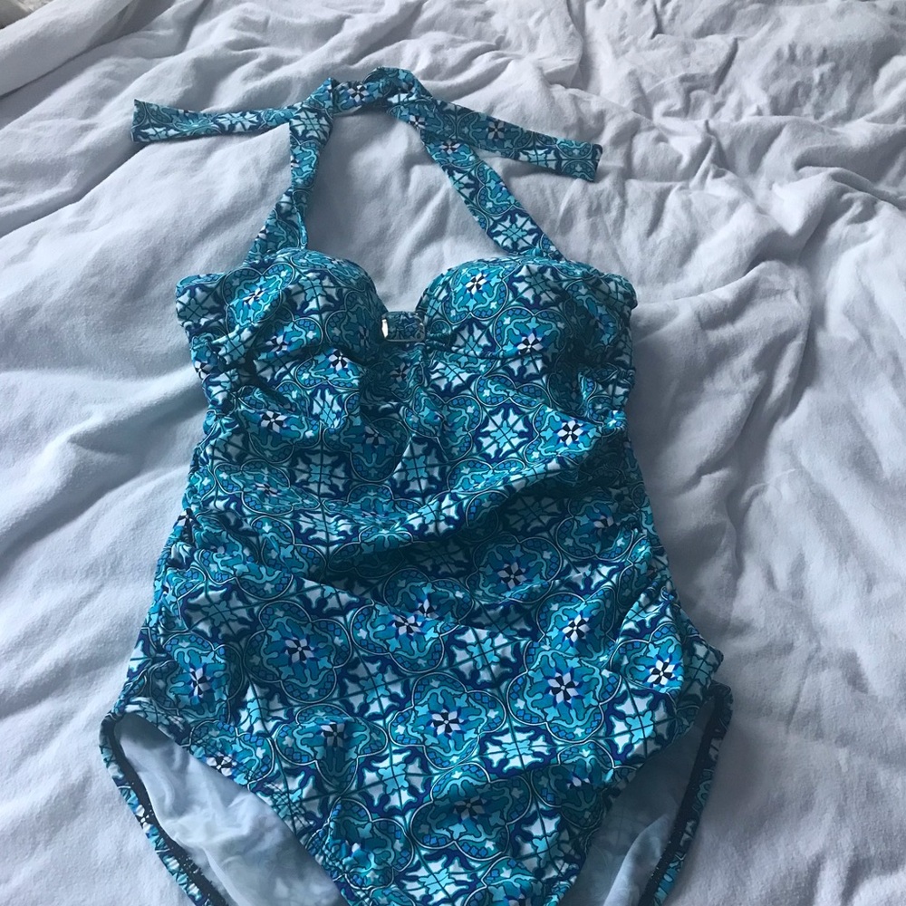 One Piece Swimsuit - Assets by Sara Blackely - NWOT Size Medium